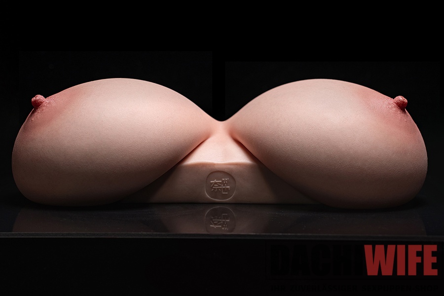 milf masturbiert mit sexpuppe